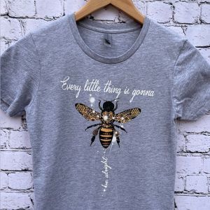 Every Little Thing is Gonna Be Alright with Bee Graphic Gray Short Sleeve Tee